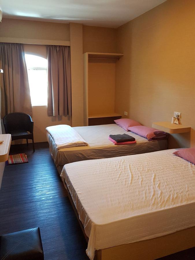 Yew Lian 2* Singapore
